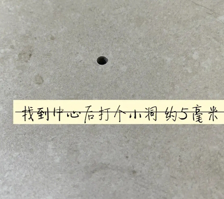 珠海瓷砖空鼓维修公司专业解答在瓷砖铺贴过程中，如果砂料搅拌不均匀，将会带来以下问题